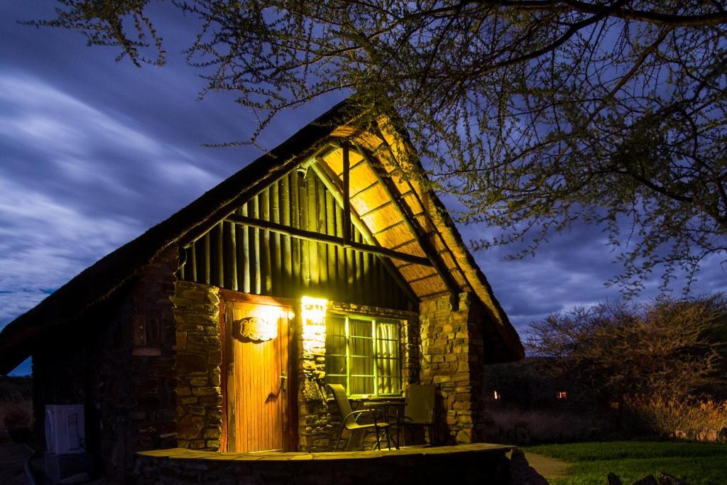 Etusis Lodge Usakos Luaran gambar