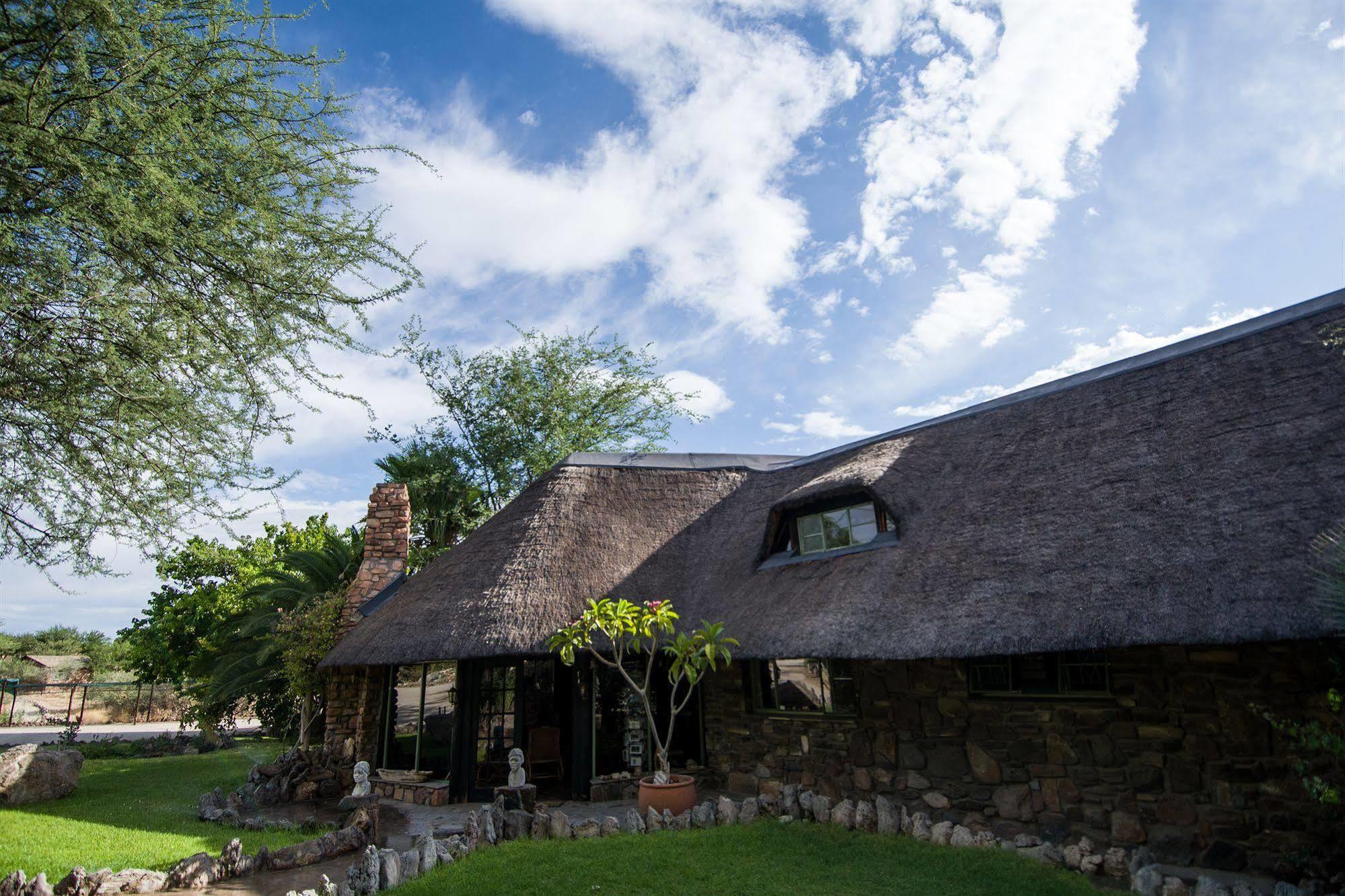 Etusis Lodge Usakos Luaran gambar