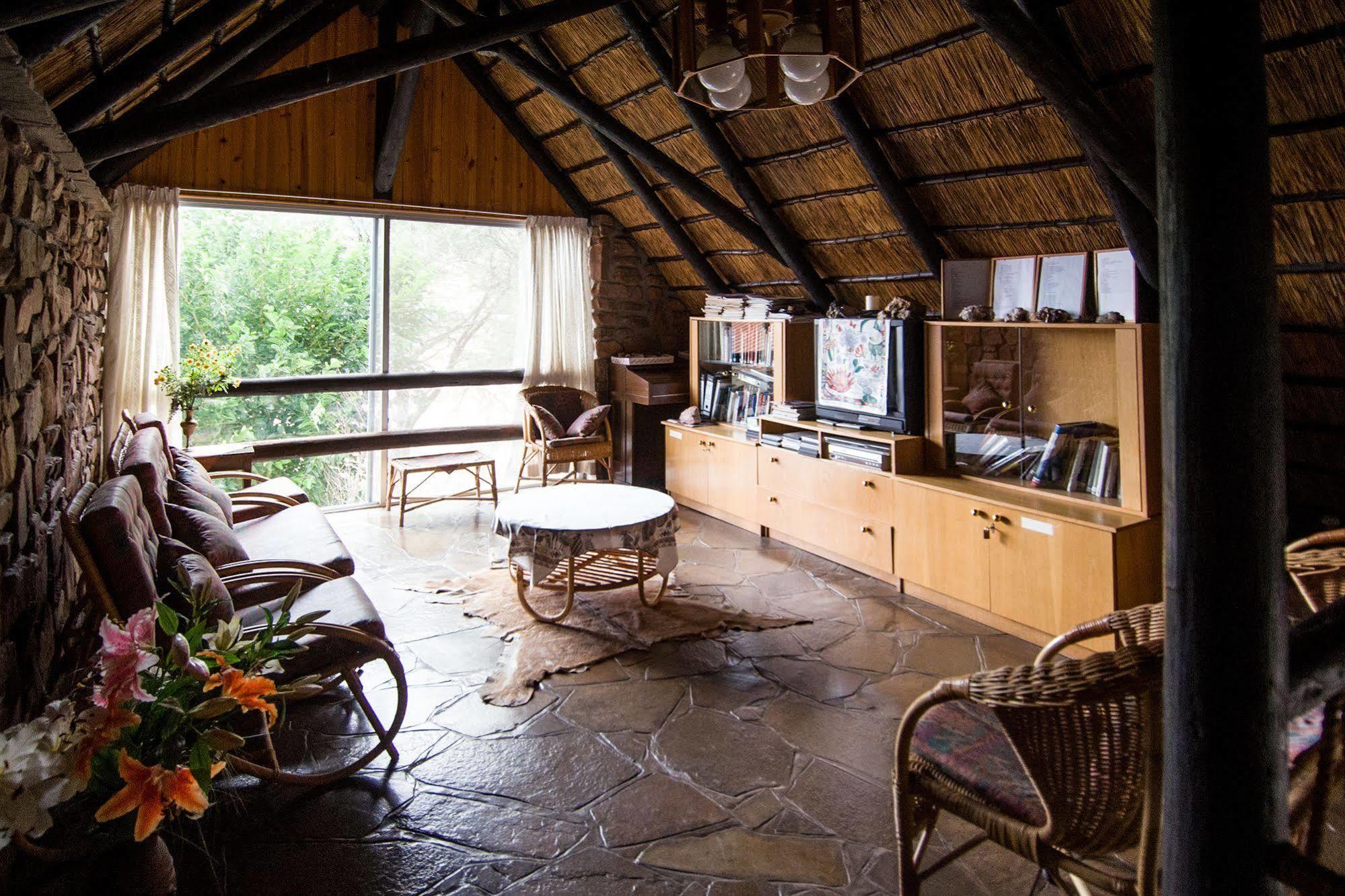 Etusis Lodge Usakos Luaran gambar