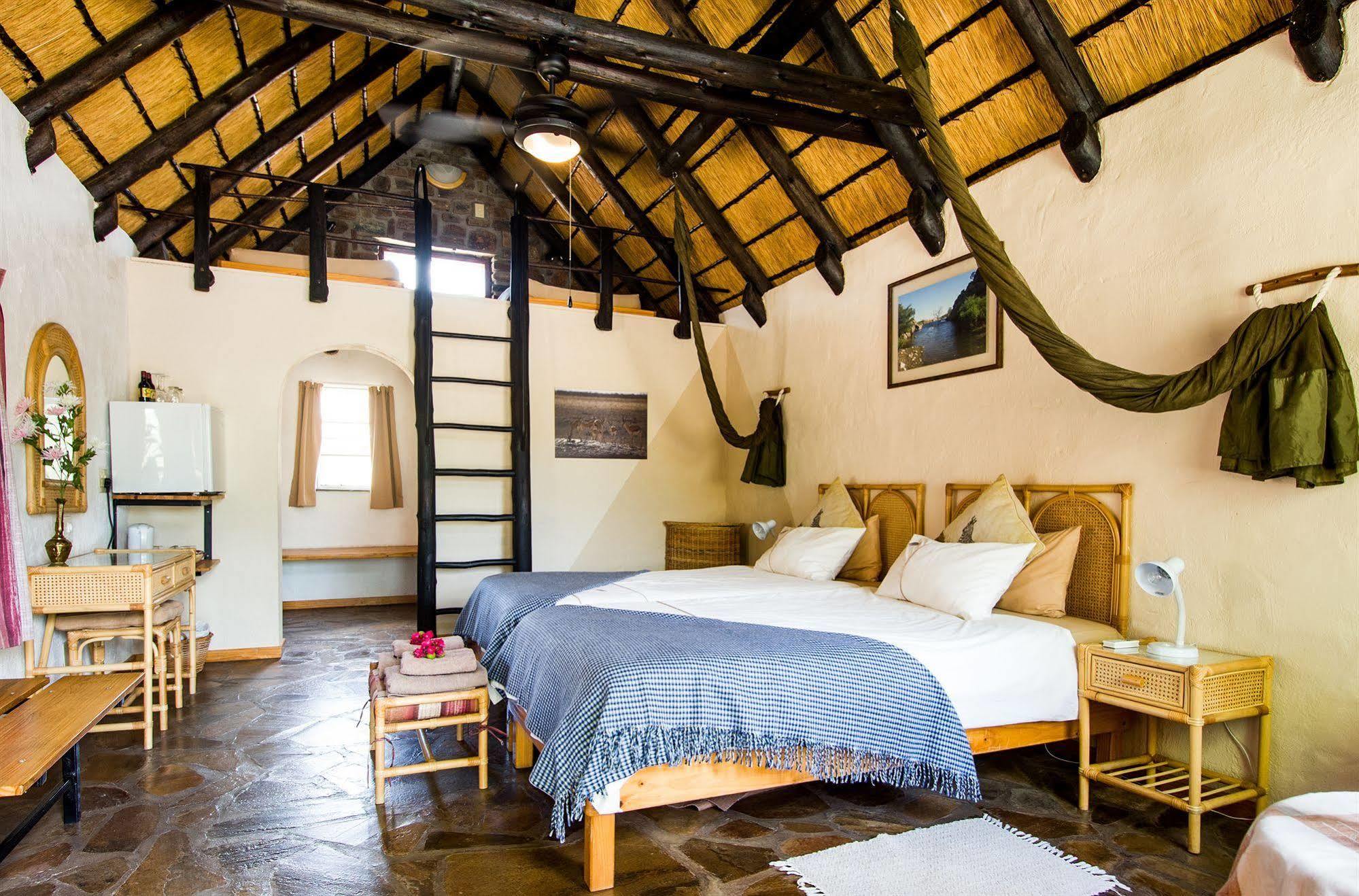 Etusis Lodge Usakos Luaran gambar